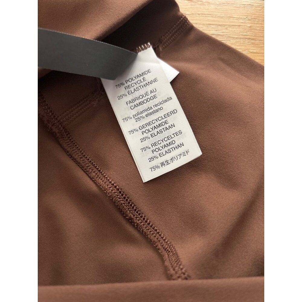 Vuori AllTheFeels Legging, new with tags, Pepper Brown Womens XL Recycled - Picture 6 of 9